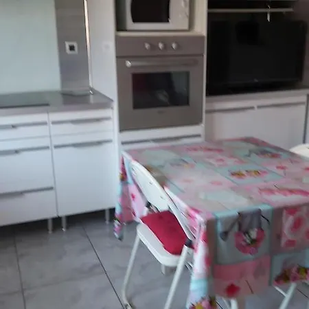 Semesterbostad Maison Micden *